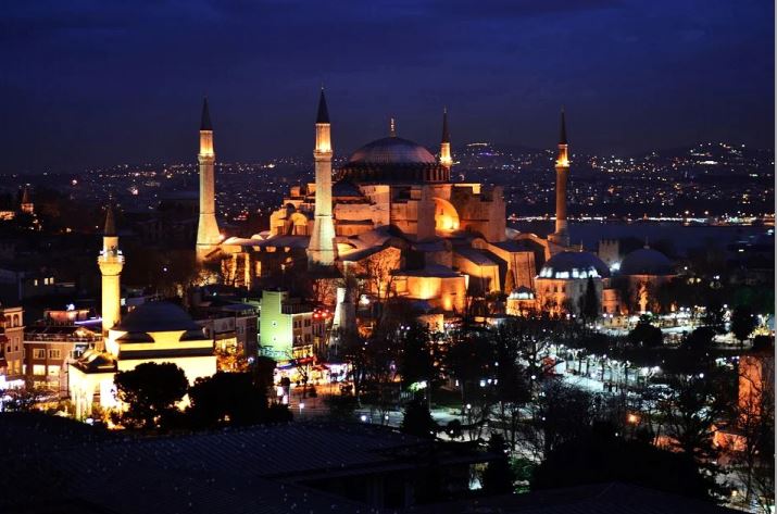 Muzeul Sfanta Sofia din Istanbul redevine moschee